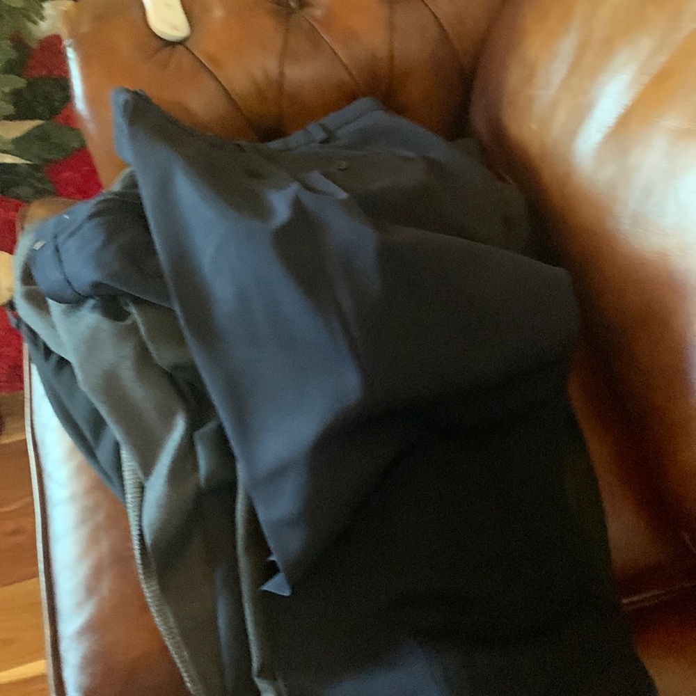 Mens trousers all in excellent condition. 32” inseam.